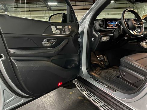 Certified 2025 Mercedes-Benz GLS 450 4MATIC image 21