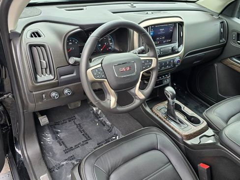 Used 2022 GMC Canyon Denali w/ Denali Black Edition Package AWD/4WD image 17