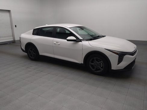 Used 2025 Kia K4 FWD image 11