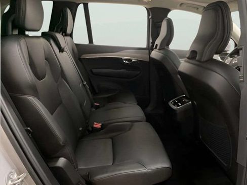 Used 2025 Volvo XC90 B5 Core AWD/4WD image 26