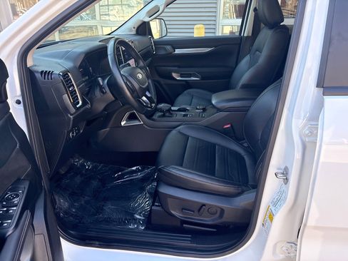 Used 2024 Ford Ranger Lariat w/ FX4 Off-Road Package image 10