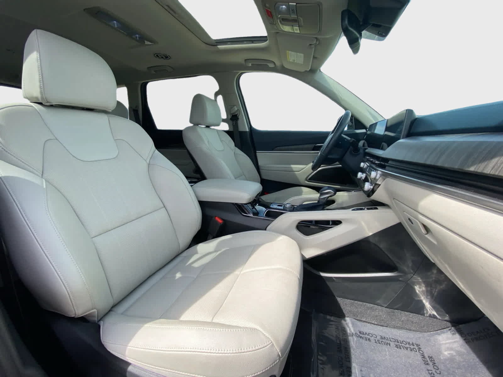 Used 2025 Kia Telluride EX w/ EX Captain's Chair Package FWD image 18