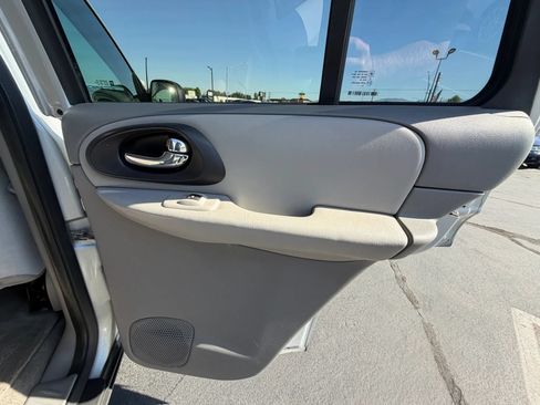 Used 2007 Chevrolet TrailBlazer LS w/ LS Preferred Equipment Group AWD/4WD image 16