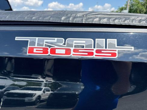 Used 2021 Chevrolet Silverado 1500 LT Trail Boss w/ Convenience Package II AWD/4WD image 25