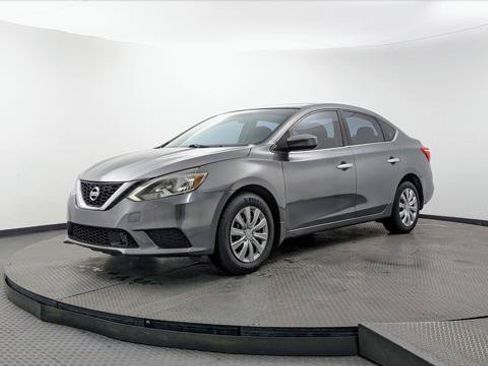 Used 2018 Nissan Sentra S FWD image 2