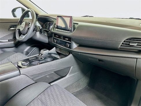 Used 2023 Nissan Rogue SV image 26