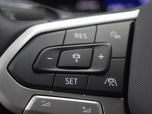 New 2025 Volkswagen Taos SE image 14