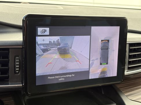 Used 2020 Ford Explorer Limited image 23