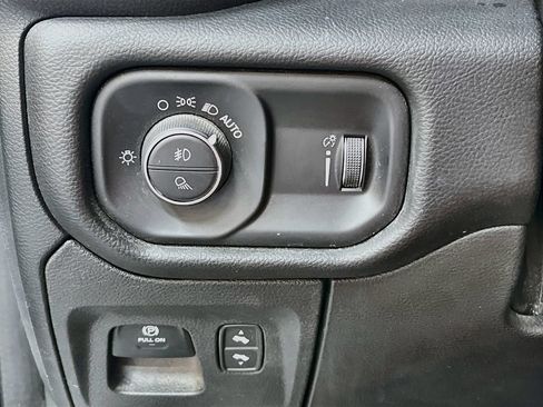 Used 2025 RAM 1500 Big Horn AWD/4WD image 10