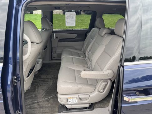 Used 2014 Honda Odyssey Touring Elite image 12