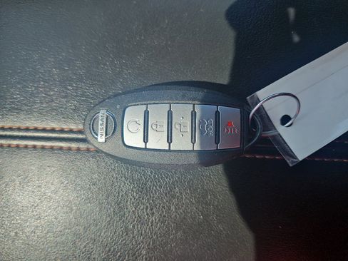 Used 2022 Nissan Sentra SR w/ Trunk Package image 30