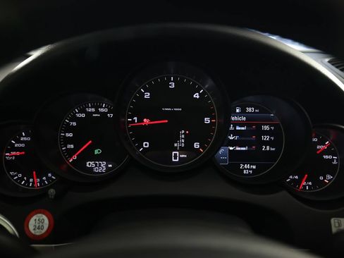 Used 2014 Porsche Cayenne Diesel Platinum Edition AWD/4WD image 20
