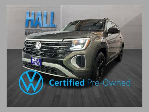 Certified 2024 Volkswagen Atlas Peak Edition SE image 1