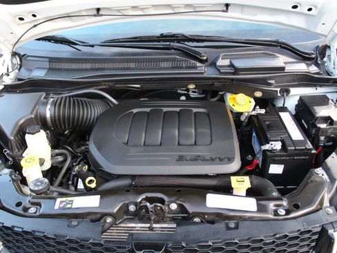 Used 2019 Dodge Grand Caravan SE FWD image 32