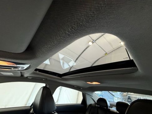 Used 2025 Hyundai Elantra Limited FWD image 38