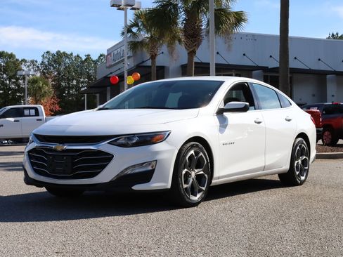 Used 2024 Chevrolet Malibu LT image 1
