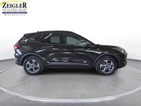 Used 2025 Ford Escape ST-Line AWD/4WD image 4