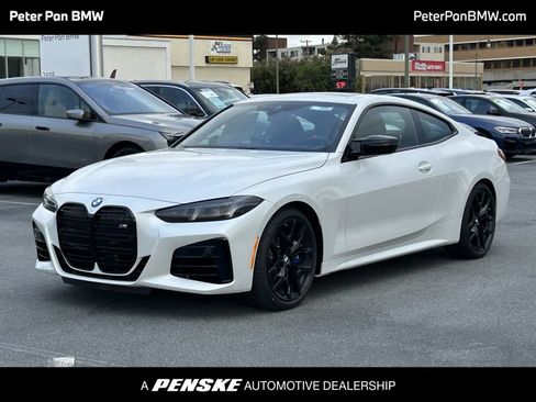 New 2026 BMW M440i Coupe w/ Premium Package RWD image 1
