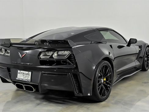 Used 2016 Chevrolet Corvette Z06 w/ 3LZ Preferred Equipment Group RWD image 10