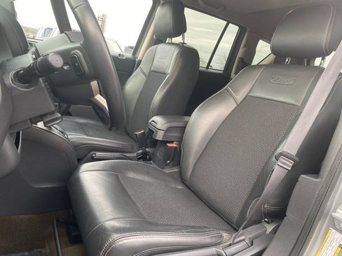Used 2017 Jeep Compass 75th Anniversary w/ Power Value Group FWD image 12