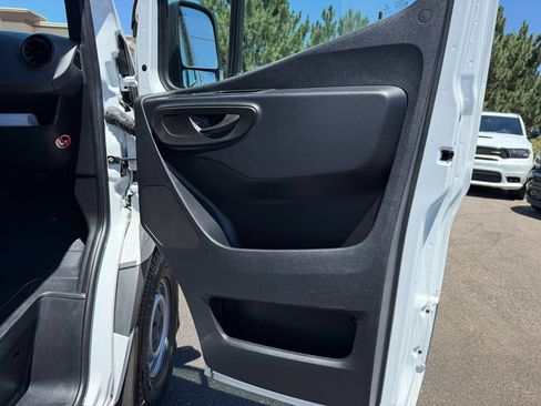 Used 2022 Mercedes-Benz Sprinter 1500 image 20