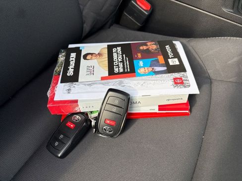 Used 2025 Toyota Tacoma SR image 28