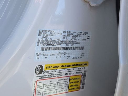 Certified 2025 Ford Expedition Platinum image 26