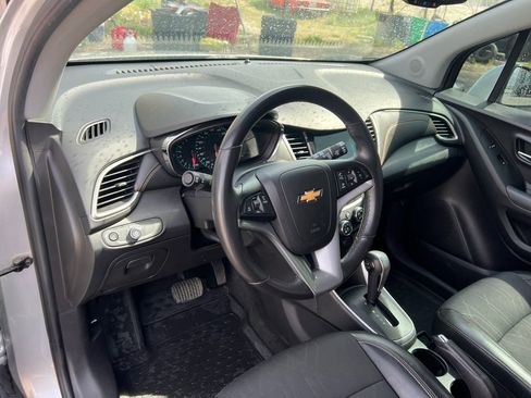 Used 2018 Chevrolet Trax LT w/ LT Convenience Package AWD/4WD image 18