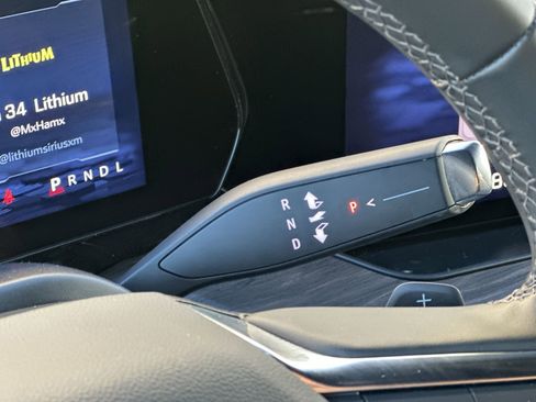 Certified 2025 Chevrolet Tahoe Z71 image 30