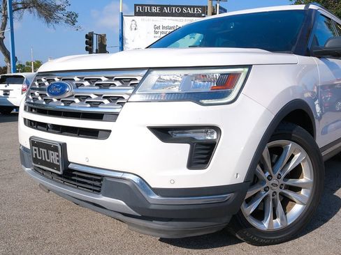 Used 2018 Ford Explorer Limited w/ Equipment Group 301A FWD image 8