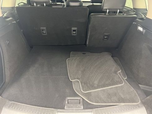 Certified 2025 Lincoln Corsair AWD image 9