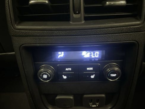 Used 2020 Buick Envision Essence w/ Experience Buick Package AWD/4WD image 16