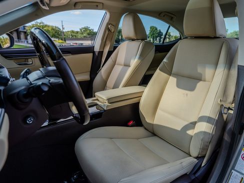 Used 2017 Lexus ES 350 w/ Premium Package FWD image 26