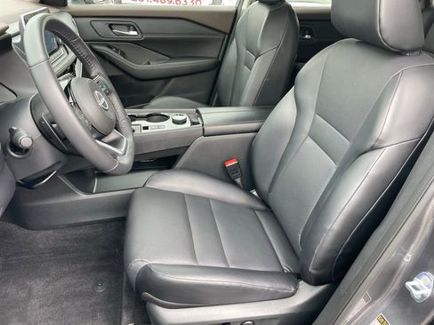 Certified 2022 Nissan Rogue SV w/ SV Premium Package AWD/4WD image 6