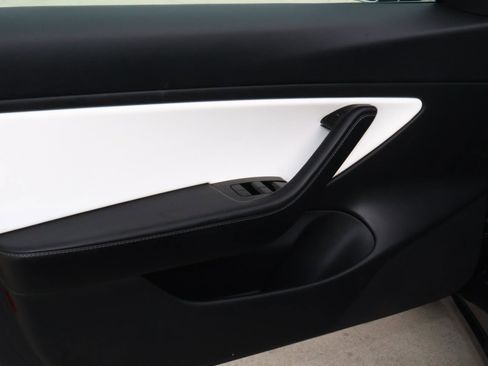 Used 2018 Tesla Model 3 Long Range image 14