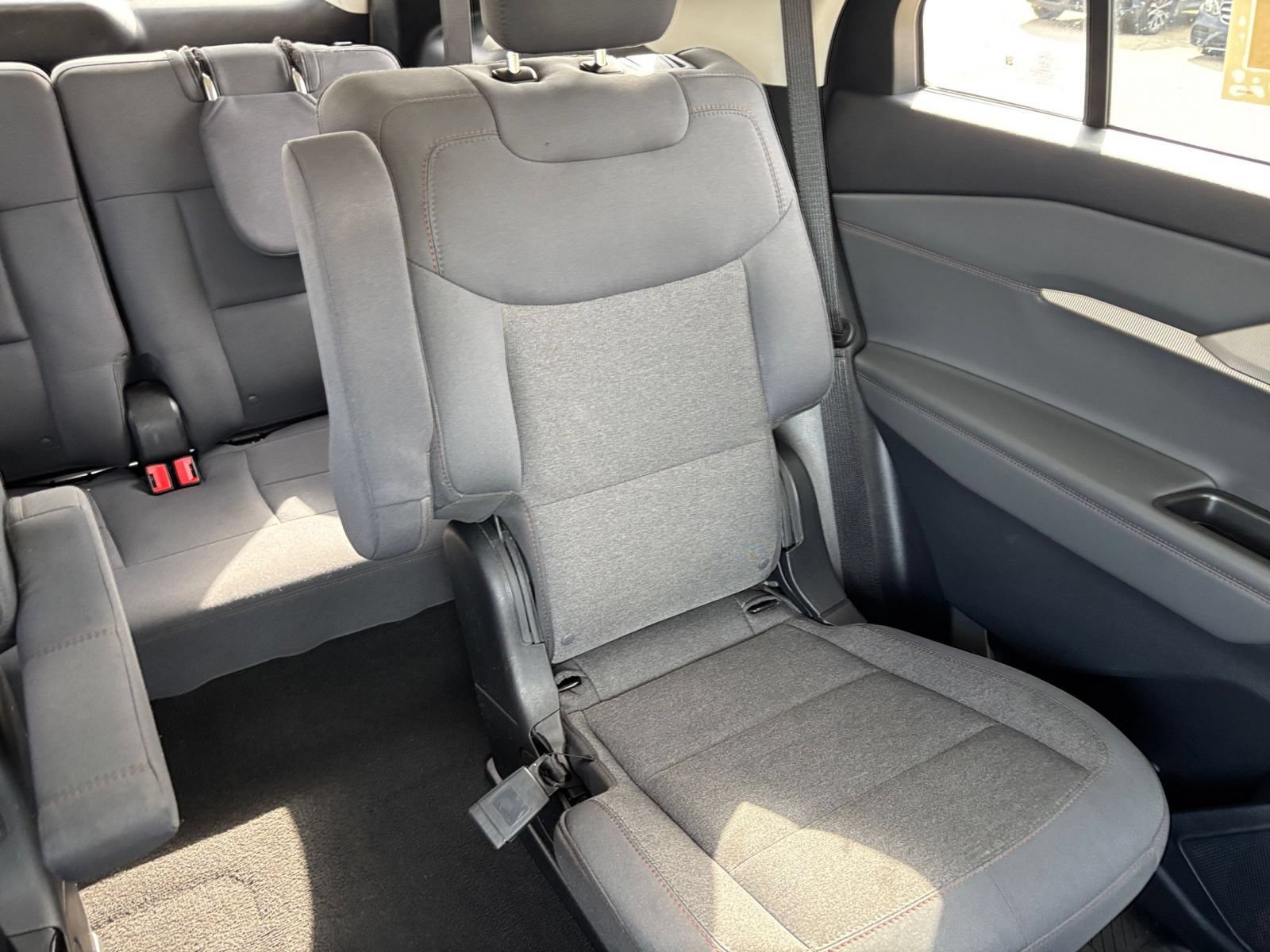 Used 2026 Ford Explorer Active RWD image 38