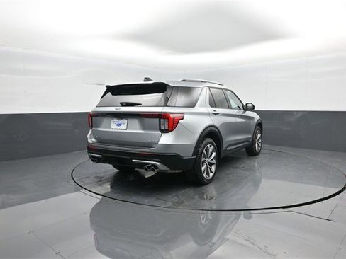 Certified 2025 Ford Explorer Platinum w/ Ultimate Package image 7