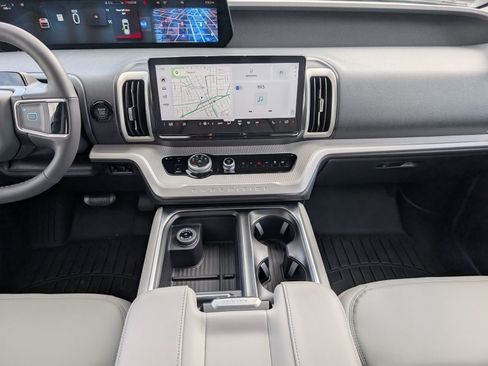 New 2026 Ford Expedition Active RWD image 7