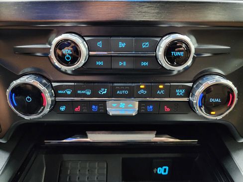 Used 2023 Ford F250 Lariat w/ Sport Appearance Package image 67