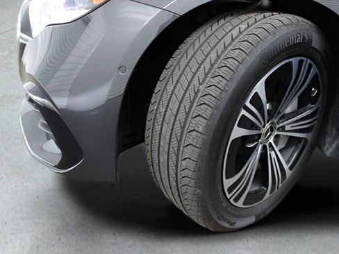 Used 2025 Mercedes-Benz E 450 4MATIC Sedan image 43