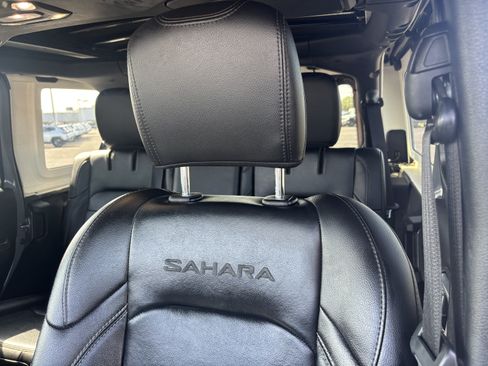Used 2021 Jeep Wrangler Unlimited Sahara w/ Cold Weather Group AWD/4WD image 10