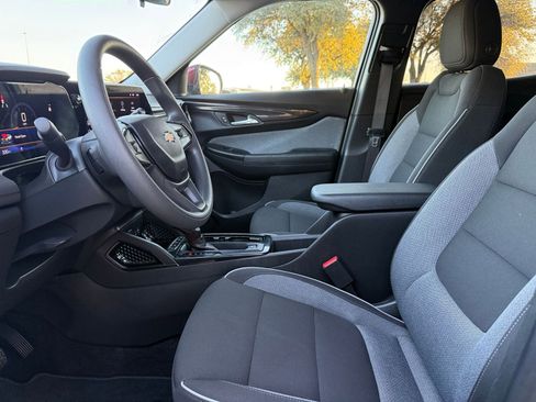 Used 2025 Chevrolet TrailBlazer LT image 27