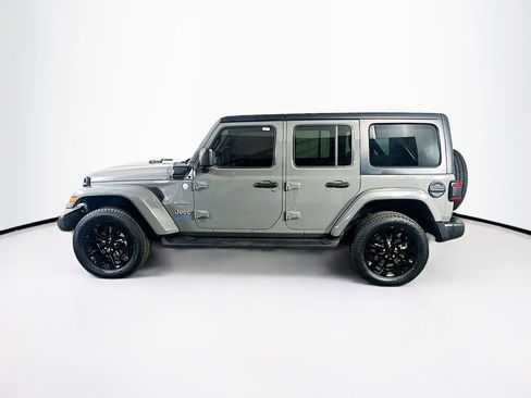 Used 2022 Jeep Wrangler Unlimited Sahara w/ Cold Weather Group AWD/4WD image 4