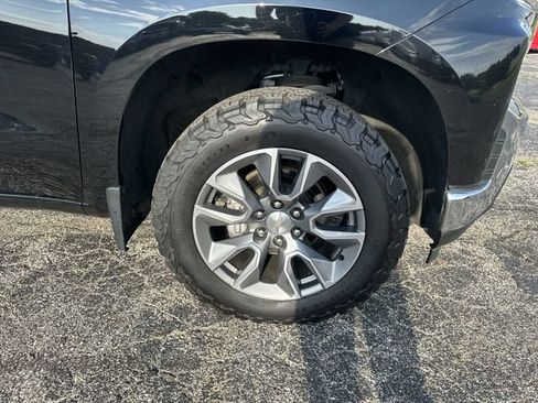 Used 2022 Chevrolet Silverado 1500 LT AWD/4WD image 20