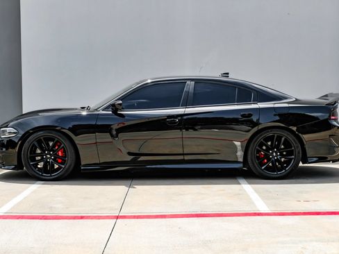 Used 2018 Dodge Charger SRT RWD image 14