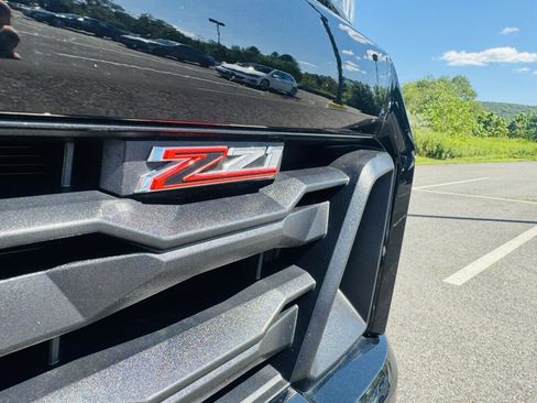 Used 2023 Chevrolet Colorado Z71 image 14