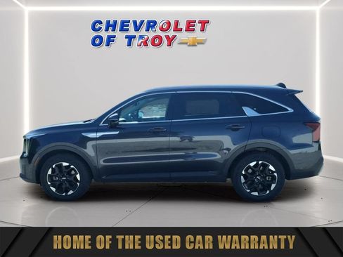 Used 2025 Kia Sorento S FWD image 5