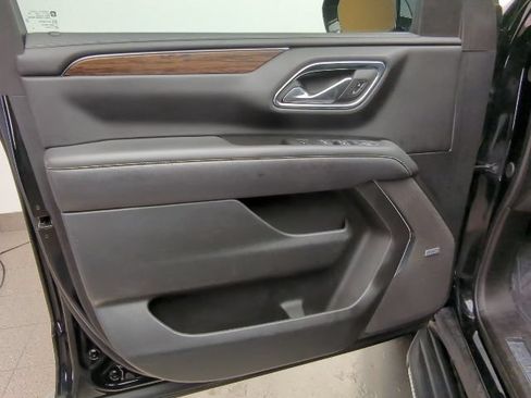 Used 2024 Chevrolet Tahoe Premier AWD/4WD image 25