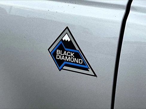 Certified 2024 Ford Bronco Black Diamond image 8