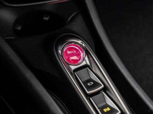 Used 2024 McLaren Artura RWD image 75
